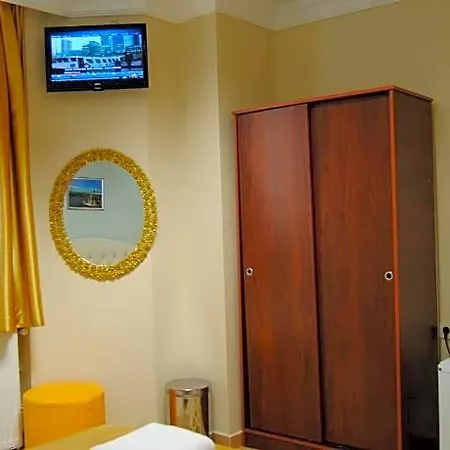 Lotus Szálloda 3*