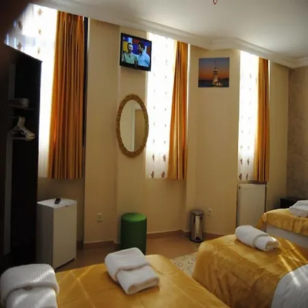 Lotus Hotell 3*