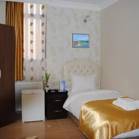 Lotus Hotell 3*